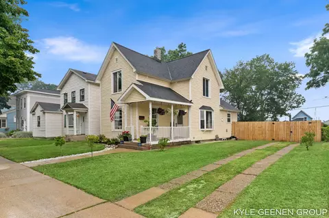 177 W 9th St, Holland, MI 49423