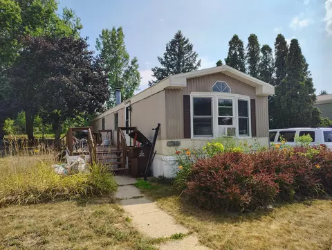 3658 Sugar Loaf St NW, Grand Rapids, MI 49544