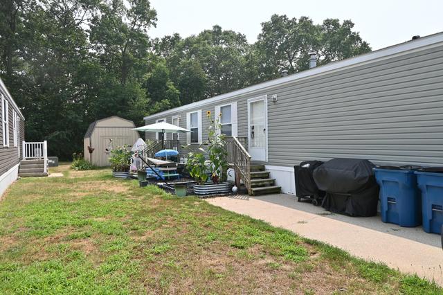 1463 Kenora St, Norton Shores, MI 49444