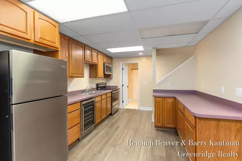 Kitchen - 3745 Beeman Rd, Williamston, MI 48895 photo 8 of 9