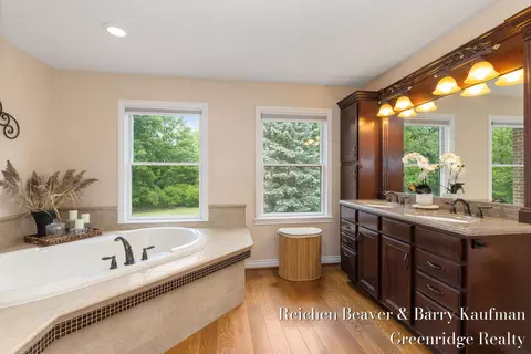 Bath - 3745 Beeman Rd, Williamston, MI 48895 photo 2 of 5