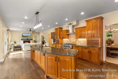 Kitchen - 3745 Beeman Rd, Williamston, MI 48895 photo 6 of 9