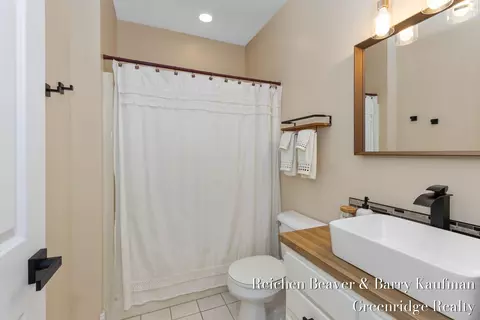 Bath - 3745 Beeman Rd, Williamston, MI 48895 photo 5 of 5