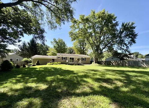 11141 Woodbushe Dr SE, Lowell, MI 49331