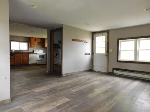 Living - 6488 N Parma Rd, Parma, MI 49269 photo 2 of 5