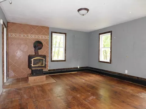 Living - 6488 N Parma Rd, Parma, MI 49269 photo 4 of 5