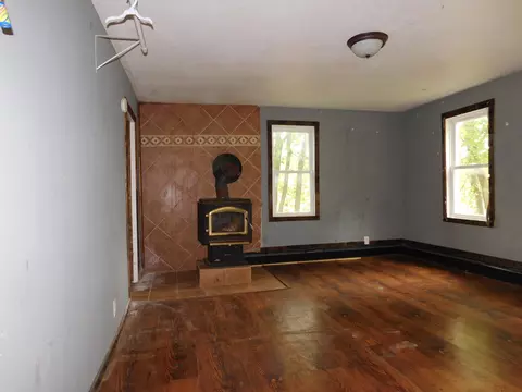 Living - 6488 N Parma Rd, Parma, MI 49269 photo 3 of 5
