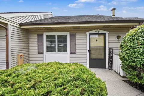 4239 SEastcastle Ct SE, Grand Rapids, MI 49508