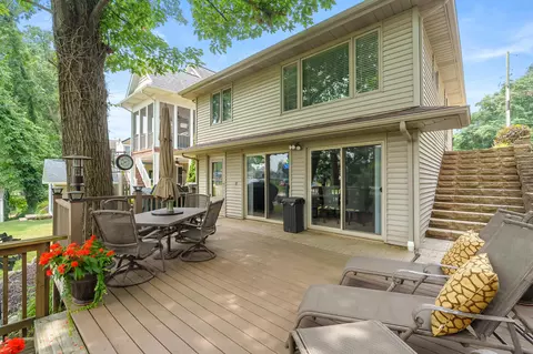 92709 Gravel Lake Dr, Lawton, MI 49065