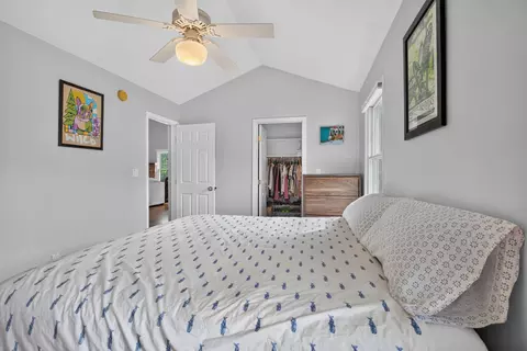 Bedroom - 2339 Vandemere Rd, Jackson, MI 49201 photo 4 of 9