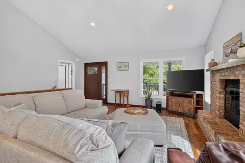 Living - 2339 Vandemere Rd, Jackson, MI 49201 photo 5 of 7