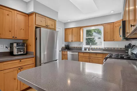 Kitchen - 2339 Vandemere Rd, Jackson, MI 49201 photo 2 of 5