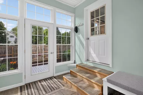 Entry Way - 2339 Vandemere Rd, Jackson, MI 49201 photo 3 of 3