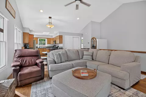 Living - 2339 Vandemere Rd, Jackson, MI 49201 photo 3 of 7