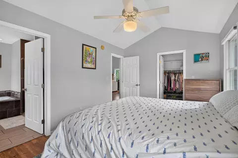 Bedroom - 2339 Vandemere Rd, Jackson, MI 49201 photo 3 of 9