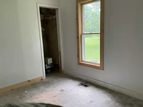 Bedroom - 143 Monroe St, Springport, MI 49284 photo 3 of 4