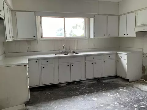 Kitchen - 143 Monroe St, Springport, MI 49284 photo 1 of 2