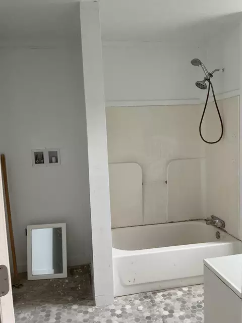 Bath - 143 Monroe St, Springport, MI 49284 photo 1 of 2