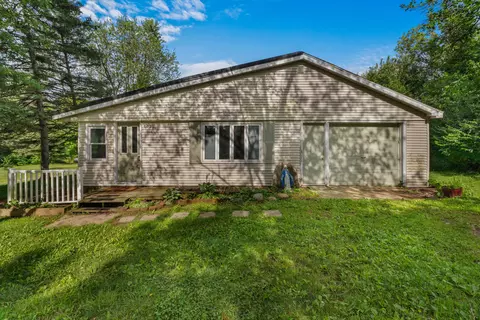 7290 Ansley Ln, Hillsdale, MI 49242