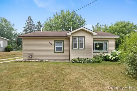 280 Ronald St NE, Cedar Springs, MI 49319