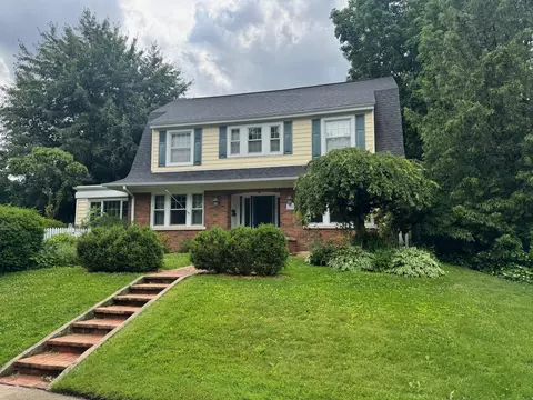 535 Cambridge Blvd SE, Grand Rapids, MI 49506