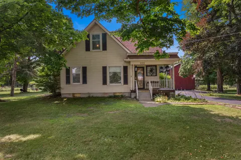 235 E Main St, North Adams, MI 49262