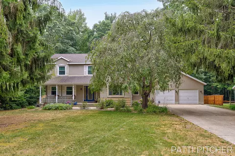 13369 Forest Park Dr, Grand Haven, MI 49417