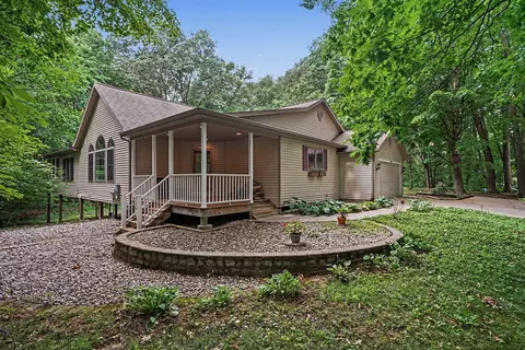 3334 Clearview Ln, Saugatuck, MI 49453