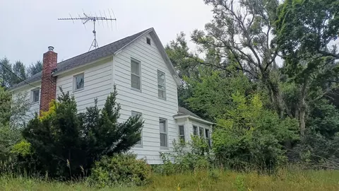 5456 N 72nd Ave, Hart, MI 49420