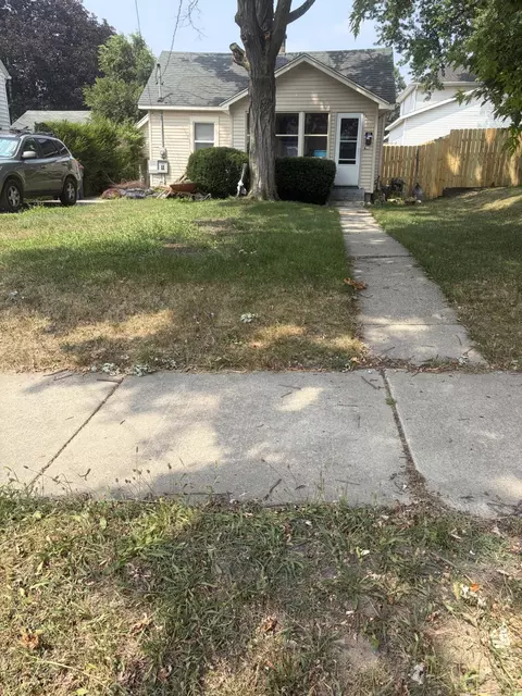 965 Garfield Ave NW, Grand Rapids, MI 49504