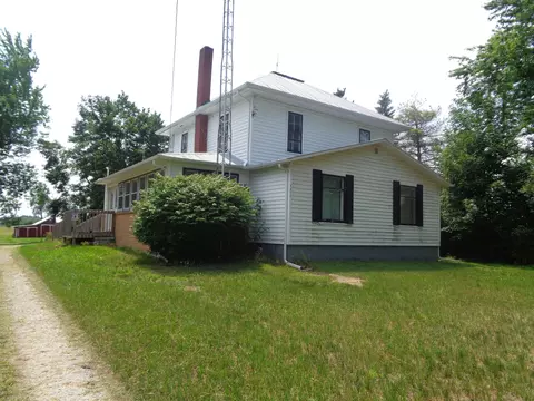 1311 E Montgomery Rd, Hillsdale, MI 49242