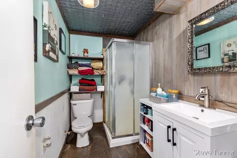 Bath - 117 W Pine St, Edmore, MI 48829 photo 2 of 2