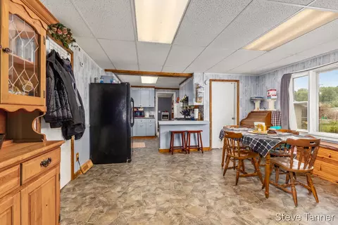Dining - 117 W Pine St, Edmore, MI 48829 photo 1 of 2