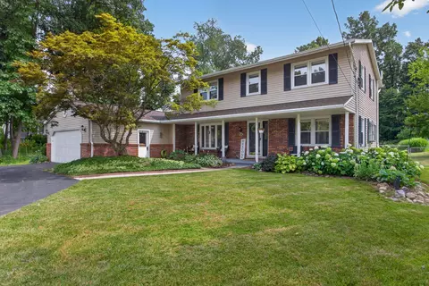 3125 Fawn Ln, Jackson, MI 49201