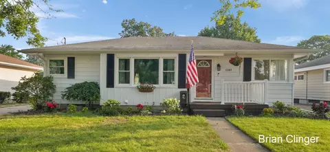 1061 Den Hertog St SW, Wyoming, MI 49509