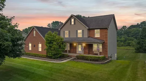20903 Oak Tree Dr, South Lyon, MI 48178