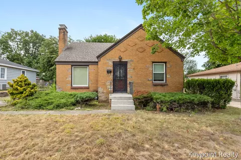 2027 Greenfield Ave SW, Wyoming, MI 49519