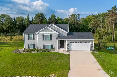 1309 Waterpoint Ct, Whitehall, MI 49461