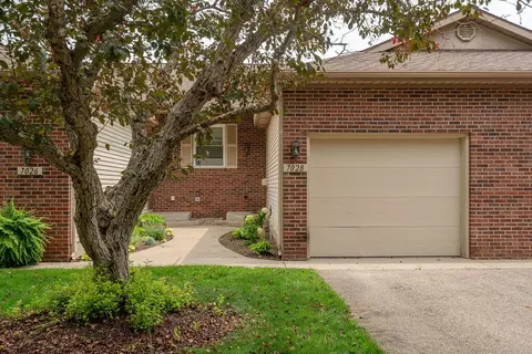 7028 Springtree Ln SW, Grand Rapids, MI 49548