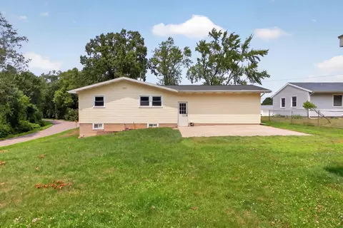 Exterior - 1617 Duguid Rd, Jackson, MI 49203 photo 5 of 8