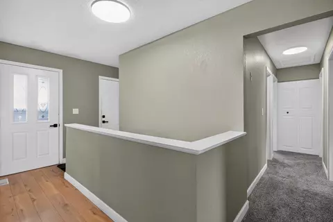 Entry Way - 1617 Duguid Rd, Jackson, MI 49203 photo 2 of 3