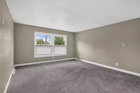 Living - 1617 Duguid Rd, Jackson, MI 49203 photo 3 of 5
