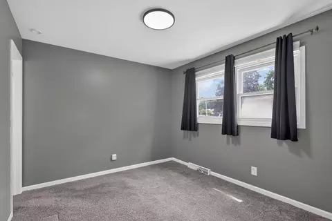 Bedroom - 1617 Duguid Rd, Jackson, MI 49203 photo 4 of 10
