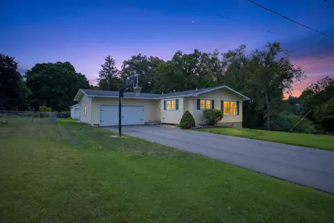 Exterior - 1617 Duguid Rd, Jackson, MI 49203 photo 2 of 8