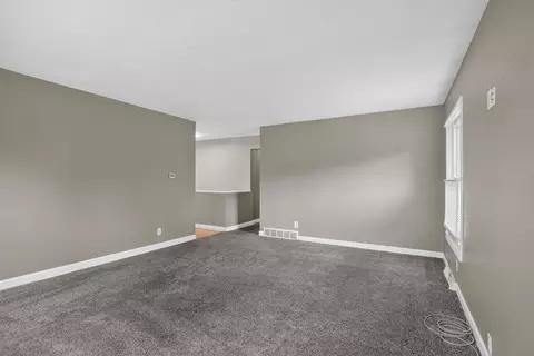 Living - 1617 Duguid Rd, Jackson, MI 49203 photo 4 of 5