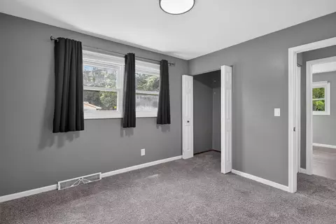 Bedroom - 1617 Duguid Rd, Jackson, MI 49203 photo 6 of 10