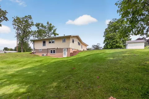 Exterior - 1617 Duguid Rd, Jackson, MI 49203 photo 7 of 8