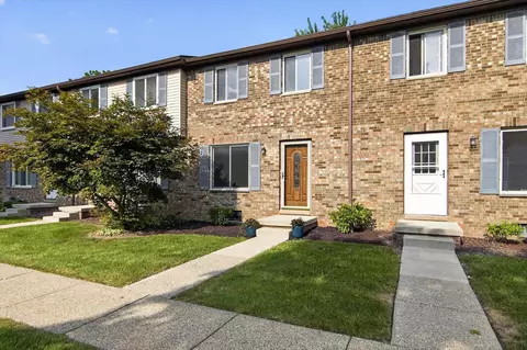 145 Sheffield Dr, Saline, MI 48176