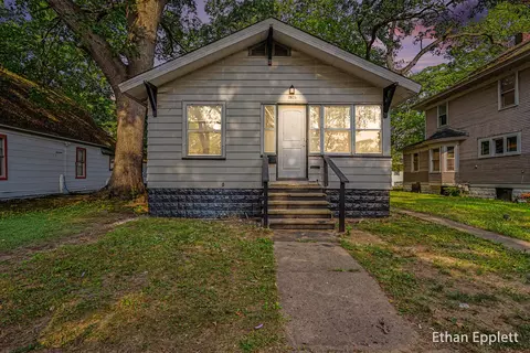 2825 7th St, Muskegon Heights, MI 49444