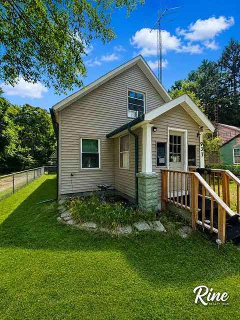 931 Jennings Ave, Benton Harbor, MI 49022